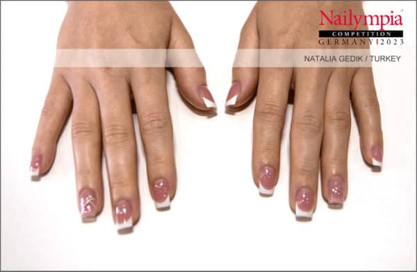 SALON NAILS 1-1
